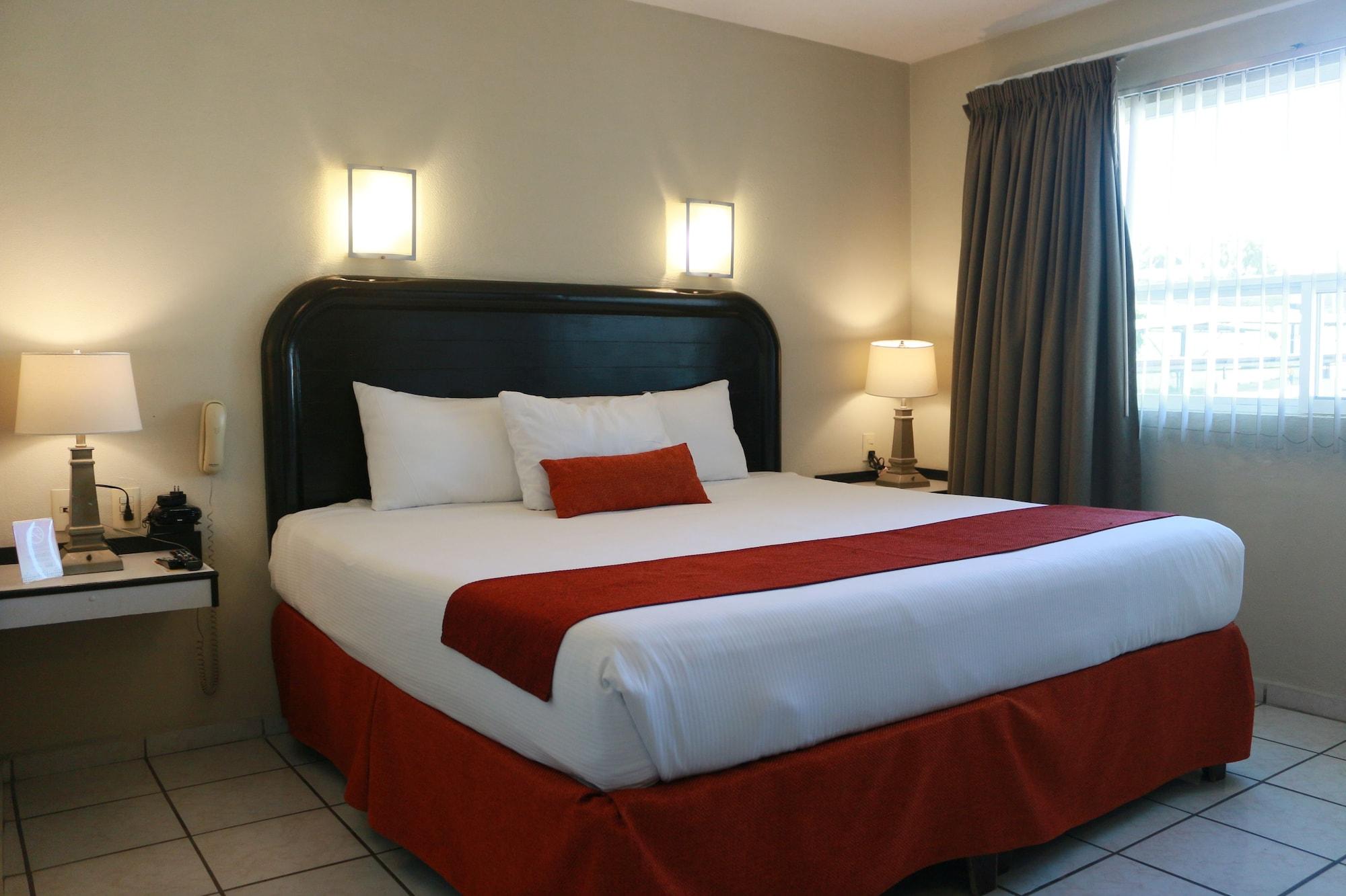 Howard Johnson By Wyndham Guanajuato Leon Avenida Extérieur photo