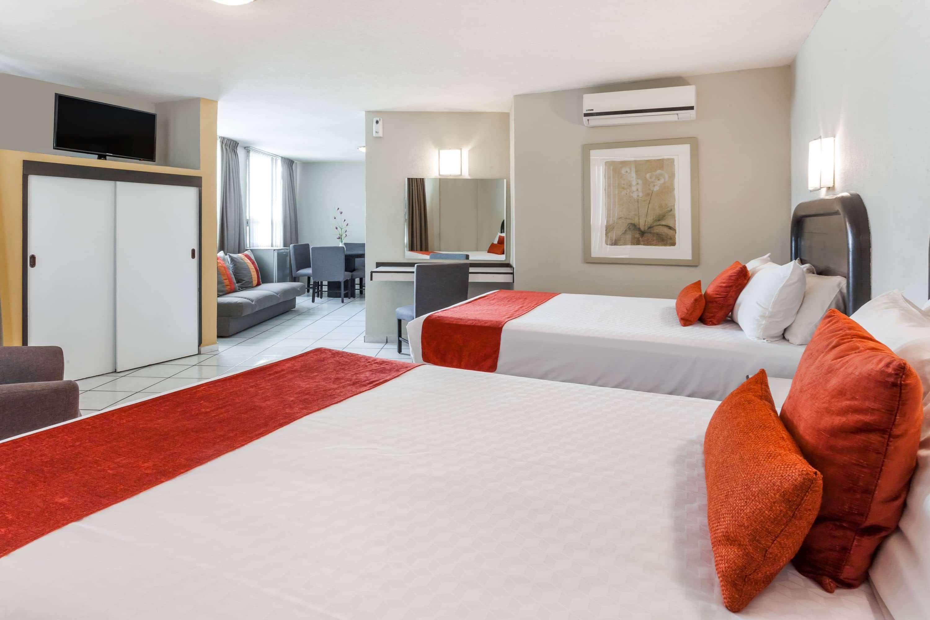 Howard Johnson By Wyndham Guanajuato Leon Avenida Extérieur photo