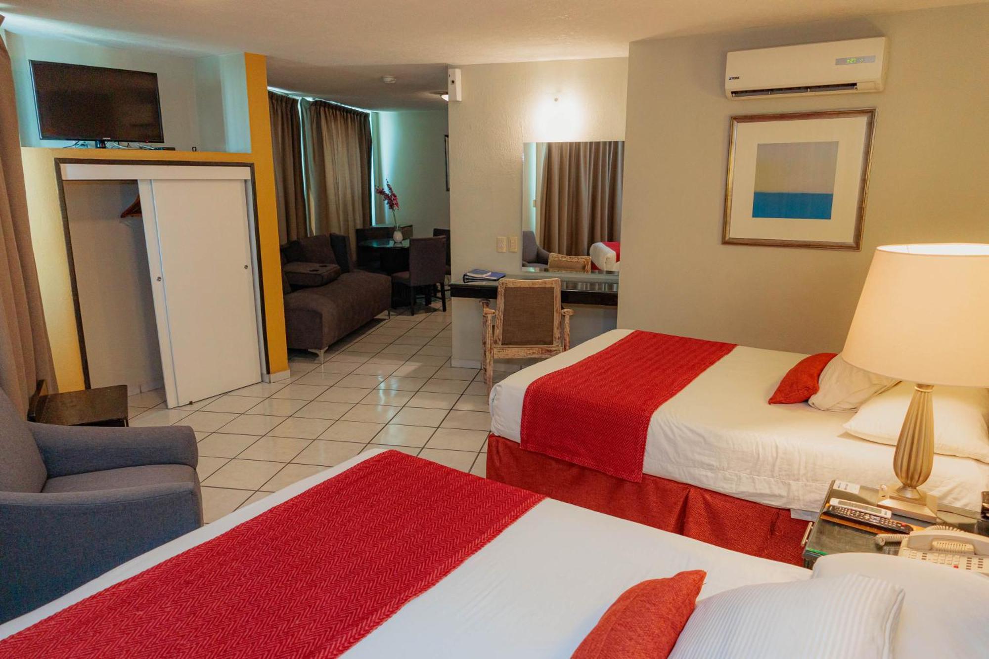 Howard Johnson By Wyndham Guanajuato Leon Avenida Extérieur photo