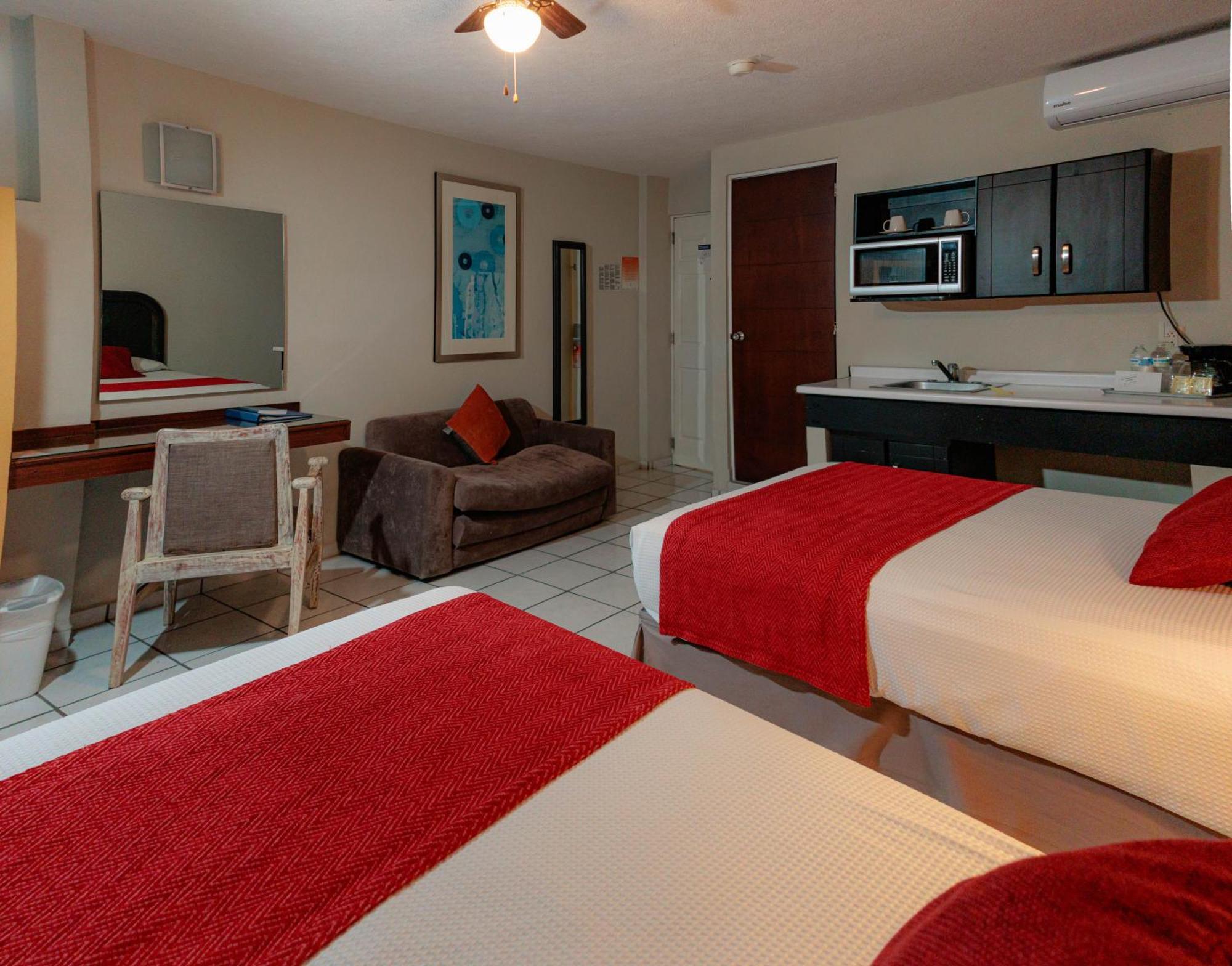 Howard Johnson By Wyndham Guanajuato Leon Avenida Extérieur photo